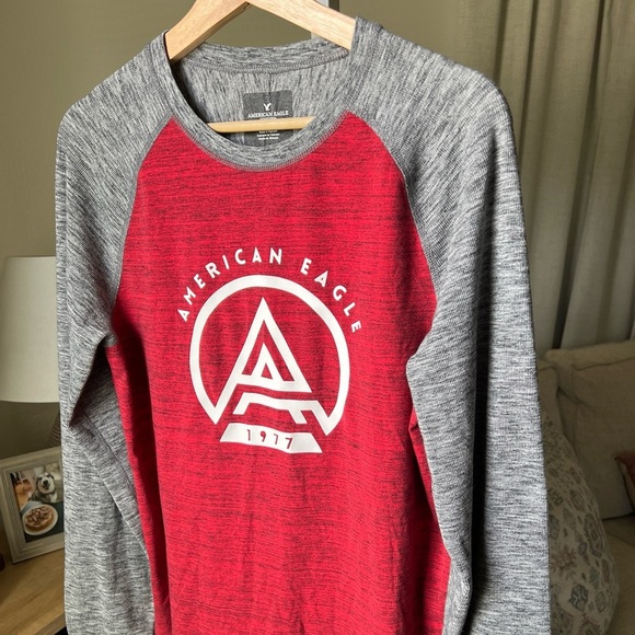 American Eagle 1977 AE RED/Gray Long Sleeve Thermal Shirt Men's Size M - Picture 2 of 11